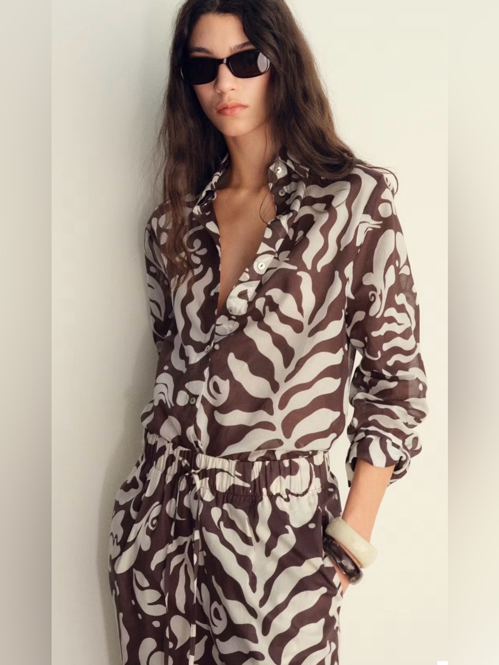 Brown & White Abstract Print Button-Up Shirt and Pants